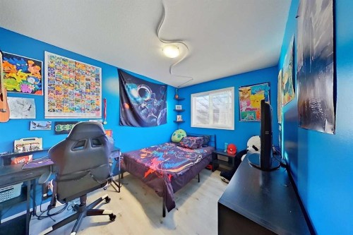 28 Parkside Crescent, Blackfalds, AB - Indoor Photo Showing Bedroom