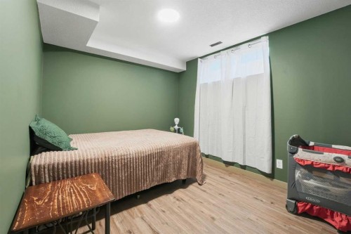 28 Parkside Crescent, Blackfalds, AB - Indoor Photo Showing Bedroom