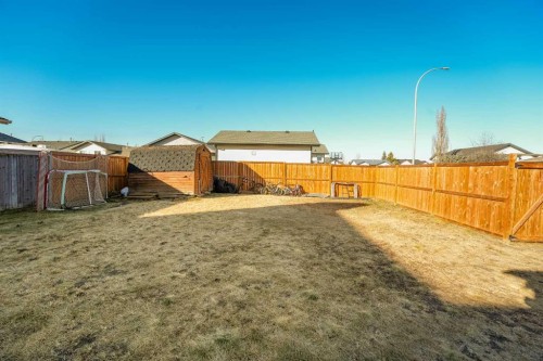 28 Parkside Crescent, Blackfalds, AB - Outdoor