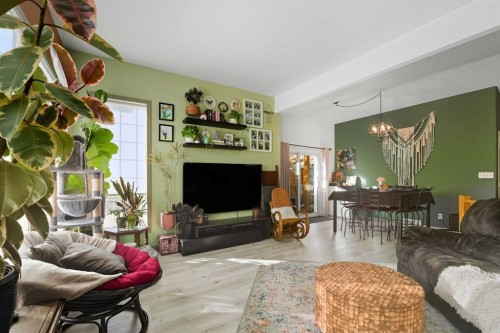 28 Parkside Crescent, Blackfalds, AB - Indoor Photo Showing Living Room