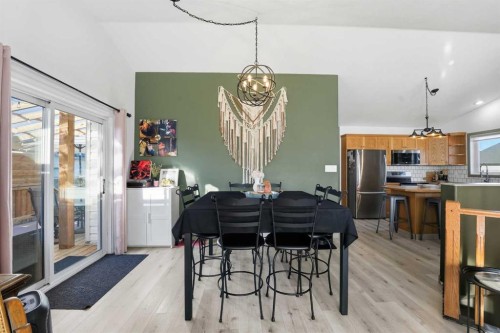 28 Parkside Crescent, Blackfalds, AB - Indoor Photo Showing Dining Room