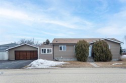 5236 55 Avenue Eckville, AB T0M 0X0