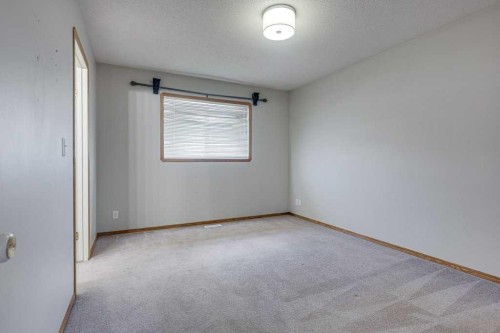 68 Herder Drive, Sylvan Lake, AB - Indoor Photo Showing Other Room