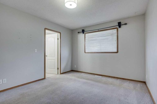 68 Herder Drive, Sylvan Lake, AB - Indoor Photo Showing Other Room