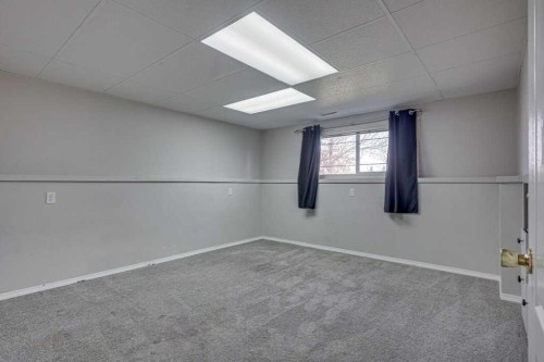68 Herder Drive, Sylvan Lake, AB - Indoor Photo Showing Other Room