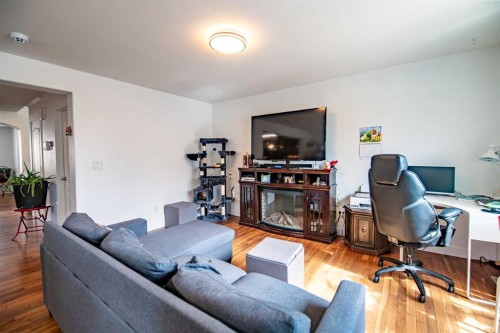 172 Ibbotson Close, Red Deer, AB - Indoor