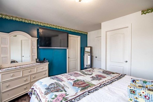 172 Ibbotson Close, Red Deer, AB - Indoor Photo Showing Bedroom