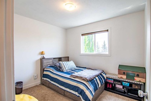 172 Ibbotson Close, Red Deer, AB - Indoor Photo Showing Bedroom