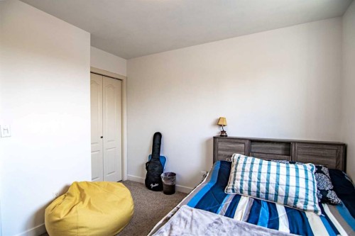 172 Ibbotson Close, Red Deer, AB - Indoor Photo Showing Bedroom
