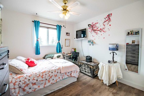 172 Ibbotson Close, Red Deer, AB - Indoor Photo Showing Bedroom