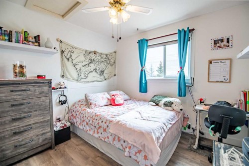 172 Ibbotson Close, Red Deer, AB - Indoor Photo Showing Bedroom