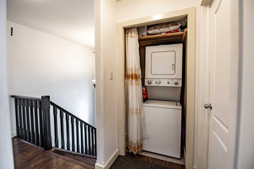172 Ibbotson Close, Red Deer, AB - Indoor Photo Showing Laundry Room