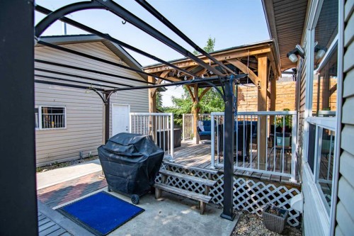 172 Ibbotson Close, Red Deer, AB - Outdoor With Exterior