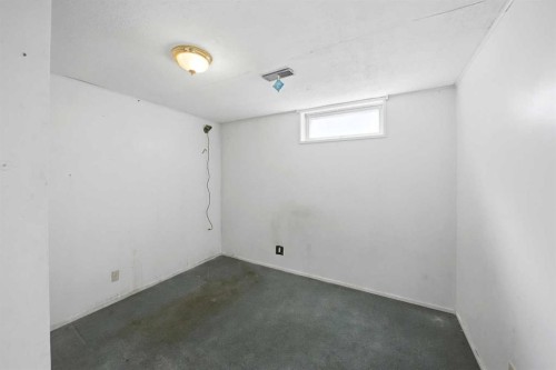 21 Wallace Close, Red Deer, AB - Indoor