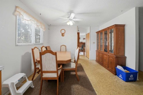 21 Wallace Close, Red Deer, AB - Indoor Photo Showing Dining Room
