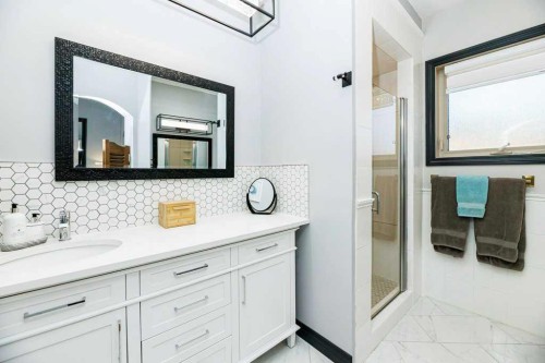 6 Cranna Place, Lacombe, AB - Indoor Photo Showing Bathroom