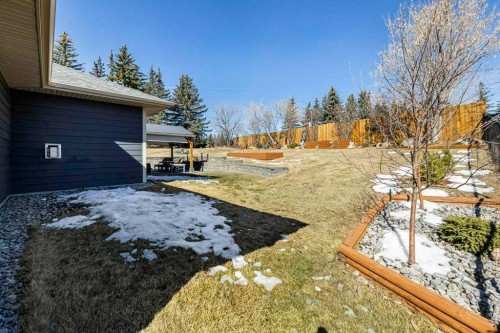 6 Cranna Place, Lacombe, AB - Outdoor