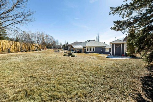 6 Cranna Place, Lacombe, AB - Outdoor