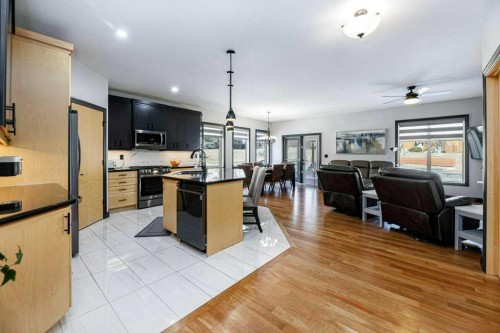 6 Cranna Place, Lacombe, AB - Indoor Photo Showing Kitchen With Upgraded Kitchen