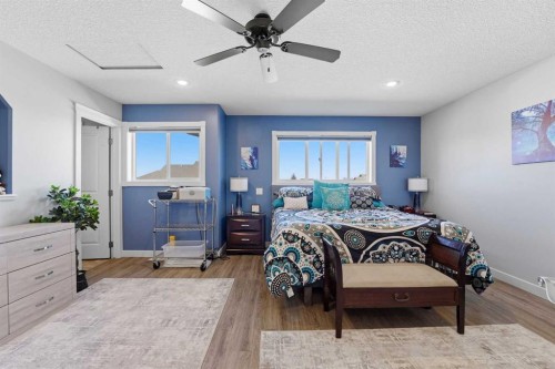 156 Kershaw Close, Red Deer, AB - Indoor Photo Showing Bedroom