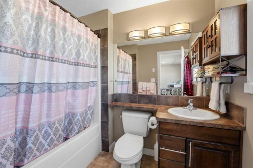 156 Kershaw Close, Red Deer, AB - Indoor Photo Showing Bathroom