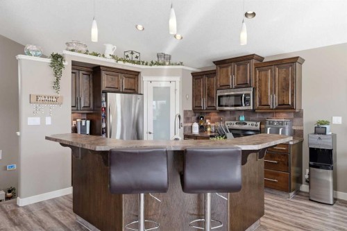 156 Kershaw Close, Red Deer, AB - Indoor Photo Showing Kitchen With Stainless Steel Kitchen With Upgraded Kitchen