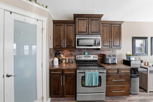 156 Kershaw Close, Red Deer, AB - Indoor Photo Showing Kitchen With Stainless Steel Kitchen
