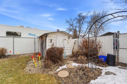 69 Wright Avenue, Red Deer, AB - Outdoor