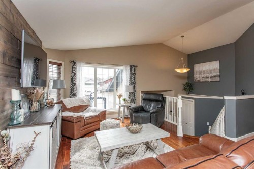 68 Garden Road, Lacombe, AB - Indoor Photo Showing Living Room