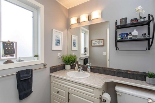 68 Garden Road, Lacombe, AB - Indoor Photo Showing Bathroom