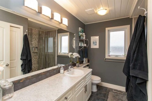 68 Garden Road, Lacombe, AB - Indoor Photo Showing Bathroom