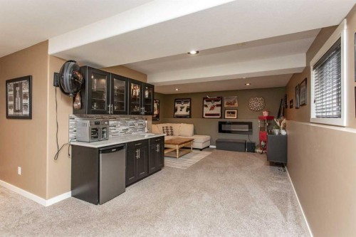 68 Garden Road, Lacombe, AB - Indoor