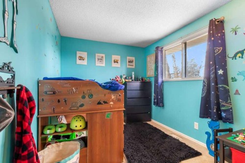 10 Chappel Drive, Red Deer, AB - Indoor Photo Showing Bedroom