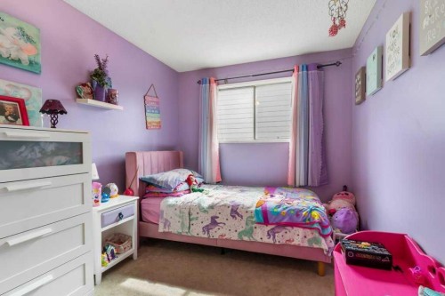 10 Chappel Drive, Red Deer, AB - Indoor Photo Showing Bedroom