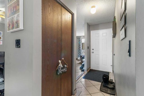 10 Chappel Drive, Red Deer, AB - Indoor Photo Showing Other Room
