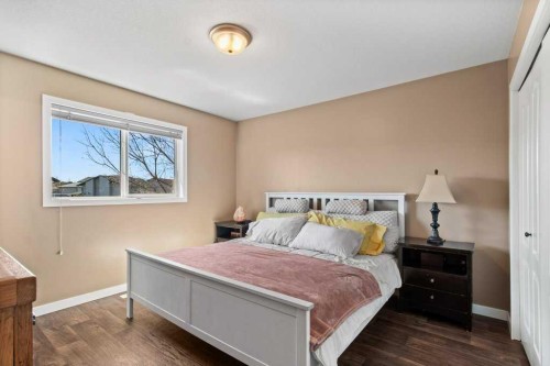 12 Hansen Close, Sylvan Lake, AB - Indoor Photo Showing Bedroom
