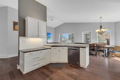 5508 49 Avenue, Alix, AB - Indoor Photo Showing Kitchen