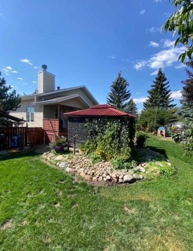 5508 49 Avenue, Alix, AB - Outdoor With Deck Patio Veranda
