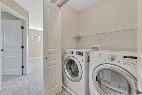 176 Ingle Close, Red Deer, AB - Indoor Photo Showing Laundry Room