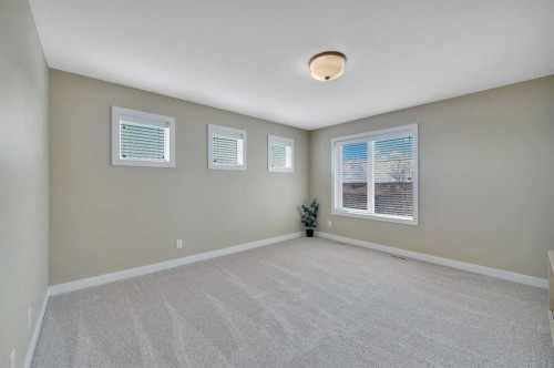 176 Ingle Close, Red Deer, AB - Indoor Photo Showing Other Room