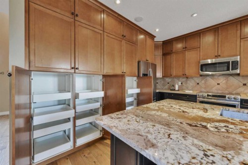176 Ingle Close, Red Deer, AB - Indoor Photo Showing Kitchen