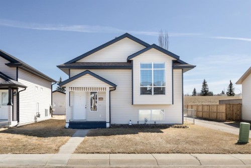 4406 54A Avenue Crescent  Innisfail, AB T4G 1X5