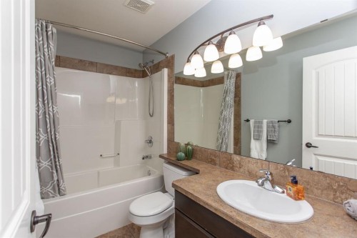 55 Kind Close, Red Deer, AB - Indoor Photo Showing Bathroom