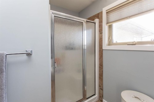 55 Kind Close, Red Deer, AB - Indoor Photo Showing Bathroom