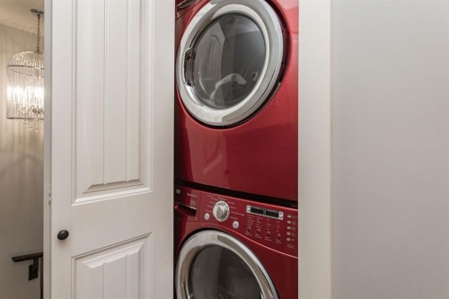 55 Kind Close, Red Deer, AB - Indoor Photo Showing Laundry Room