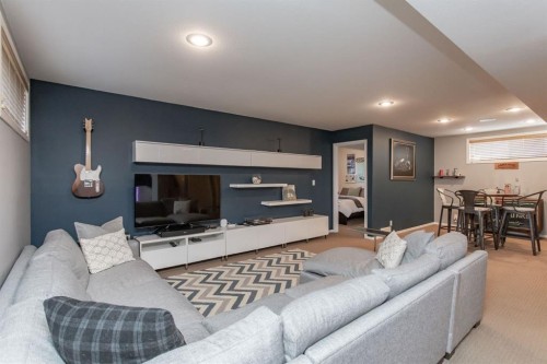 55 Kind Close, Red Deer, AB - Indoor Photo Showing Living Room