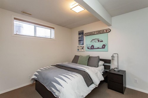 55 Kind Close, Red Deer, AB - Indoor Photo Showing Bedroom