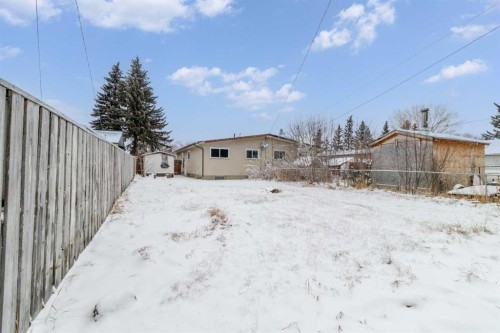 5629 56 Ave, Lacombe, AB - Outdoor