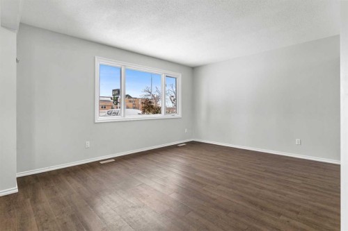 5629 56 Ave, Lacombe, AB - Indoor Photo Showing Other Room