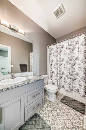 99 Livingston Close, Red Deer, AB - Indoor Photo Showing Bathroom